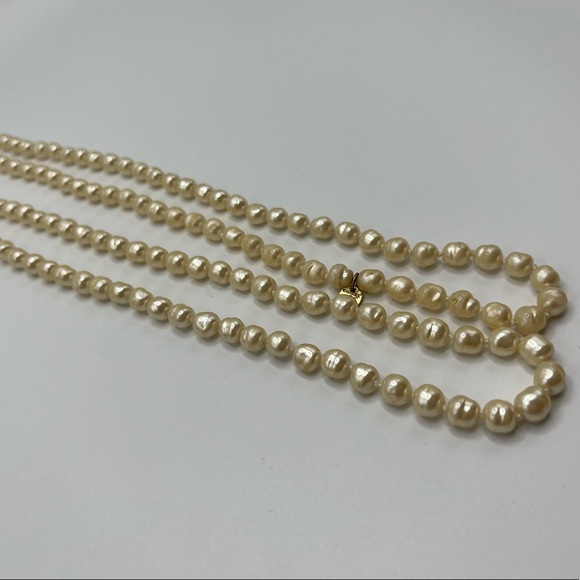 HP🎉 1981 Chanel Pearl Necklace - Picture 6 of 14